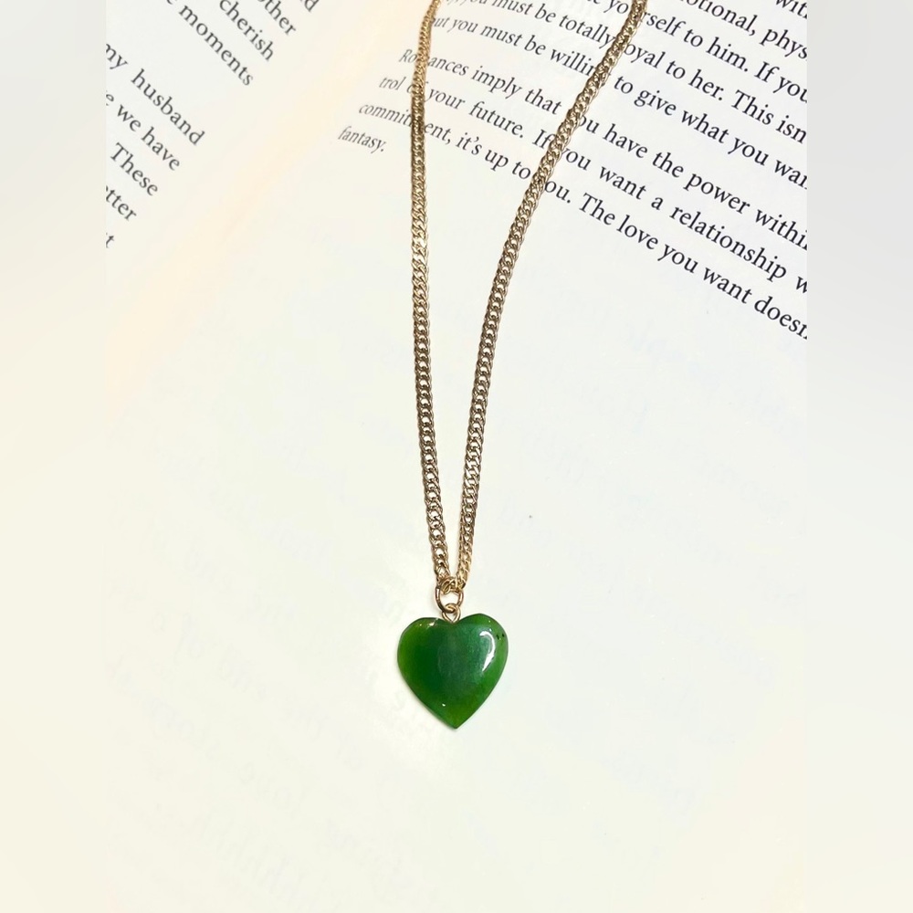Natural jade pendant with 14k